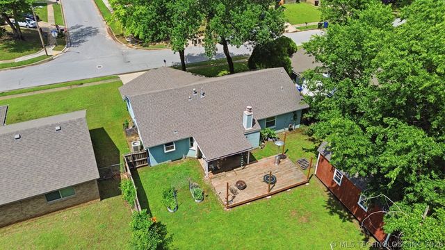 209 E Austin Street, Broken Arrow, OK 74011
