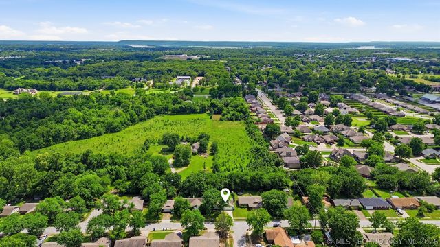 209 E Austin Street, Broken Arrow, OK 74011