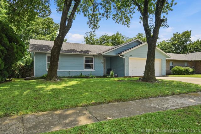 209 E Austin Street, Broken Arrow, OK 74011