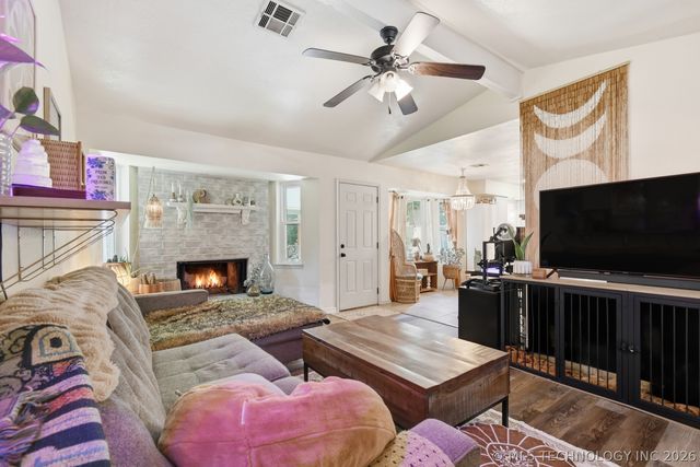 209 E Austin Street, Broken Arrow, OK 74011