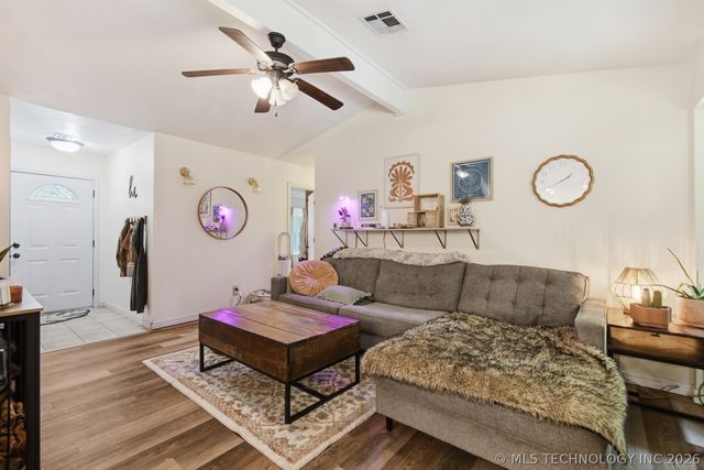 209 E Austin Street, Broken Arrow, OK 74011