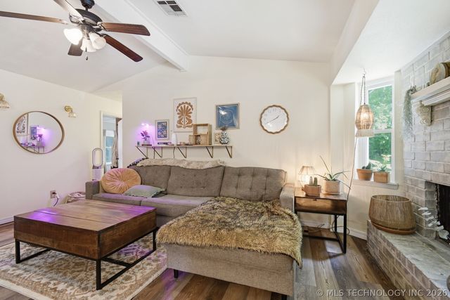 209 E Austin Street, Broken Arrow, OK 74011