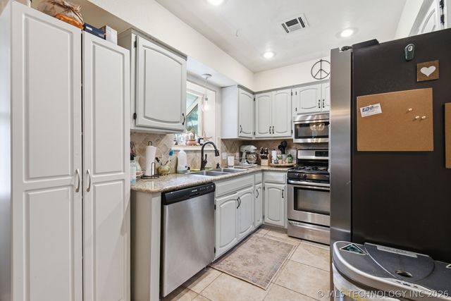 209 E Austin Street, Broken Arrow, OK 74011