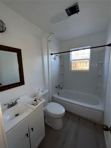 1011 Hudson, Iowa City, IA 52246