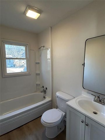 1011 Hudson, Iowa City, IA 52246