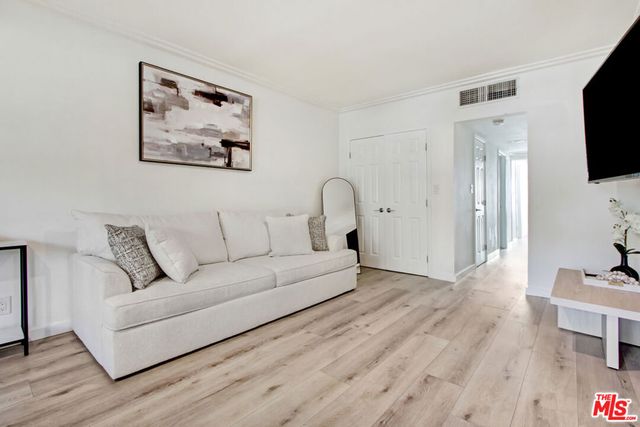 1335 Roxbury Drive, Los Angeles, CA 90035