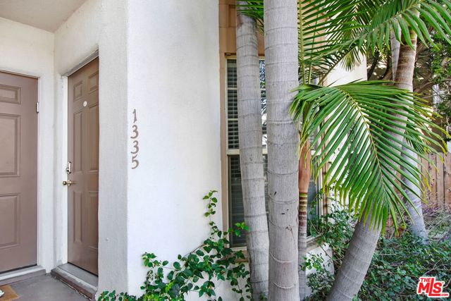 1335 Roxbury Drive, Los Angeles, CA 90035