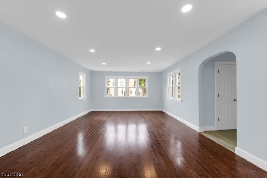 362 E Clay Ave, Roselle Park Boro, NJ 07204 — photo 4