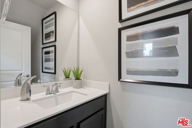 547 Daniel Freeman Circle, Inglewood, CA 90301