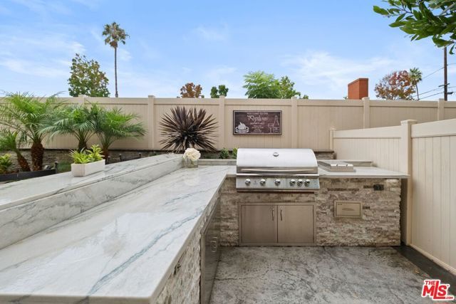 547 Daniel Freeman Circle, Inglewood, CA 90301