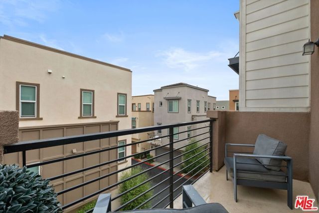 547 Daniel Freeman Circle, Inglewood, CA 90301