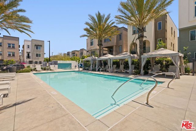 547 Daniel Freeman Circle, Inglewood, CA 90301