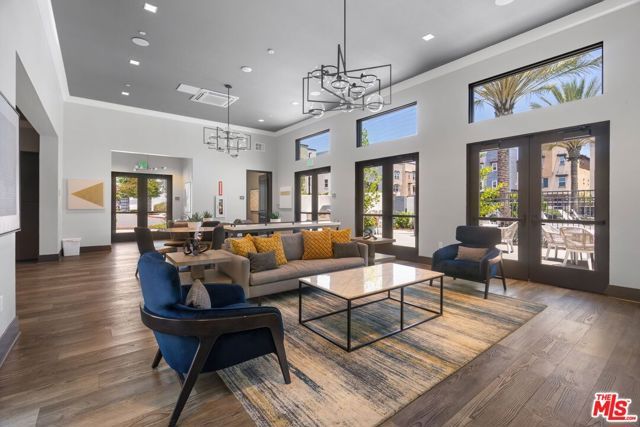 547 Daniel Freeman Circle, Inglewood, CA 90301
