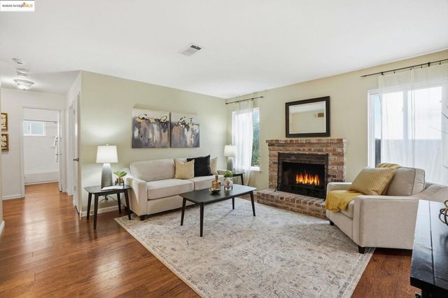 1098 Alamo Ct, Pittsburg, CA 94565