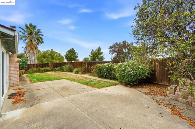 1098 Alamo Ct, Pittsburg, CA 94565