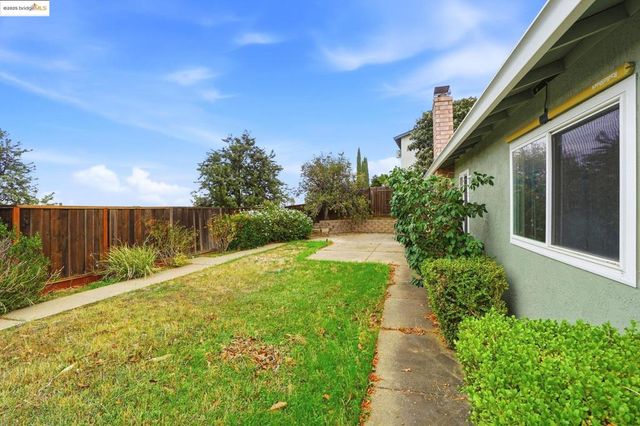 1098 Alamo Ct, Pittsburg, CA 94565