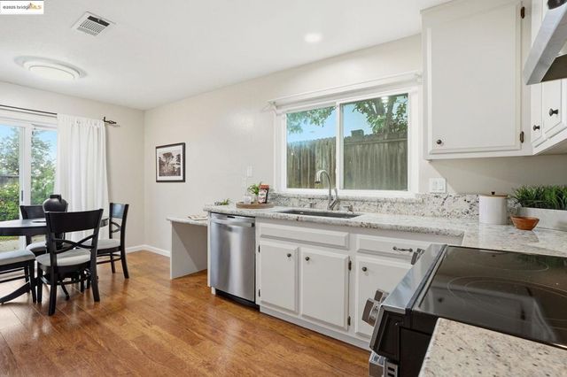 1098 Alamo Ct, Pittsburg, CA 94565