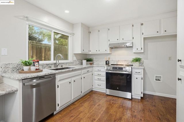 1098 Alamo Ct, Pittsburg, CA 94565