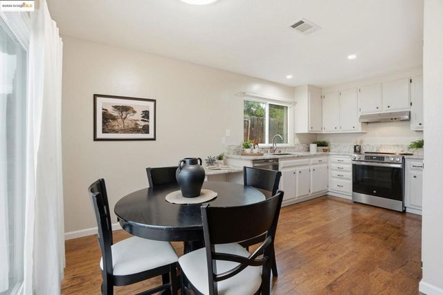 1098 Alamo Ct, Pittsburg, CA 94565