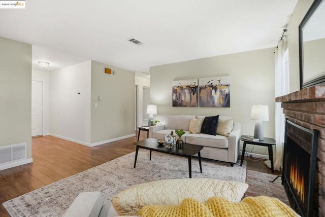 1098 Alamo Ct, Pittsburg, CA 94565