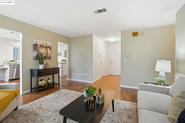 1098 Alamo Ct, Pittsburg, CA 94565