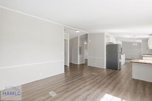 196 Barn Road Circle, Jesup, GA 31545