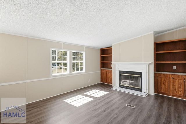 196 Barn Road Circle, Jesup, GA 31545