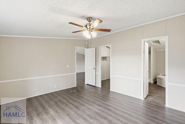 196 Barn Road Circle, Jesup, GA 31545