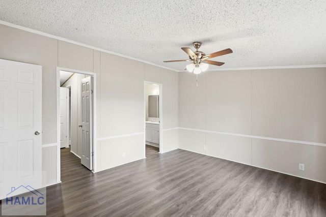 196 Barn Road Circle, Jesup, GA 31545