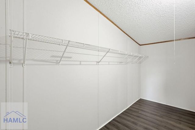 196 Barn Road Circle, Jesup, GA 31545