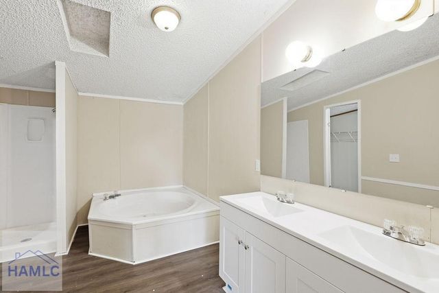 196 Barn Road Circle, Jesup, GA 31545