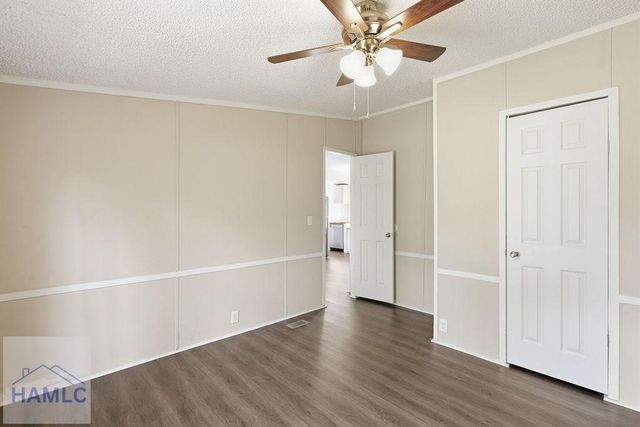 196 Barn Road Circle, Jesup, GA 31545