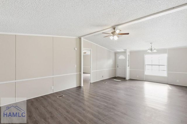 196 Barn Road Circle, Jesup, GA 31545