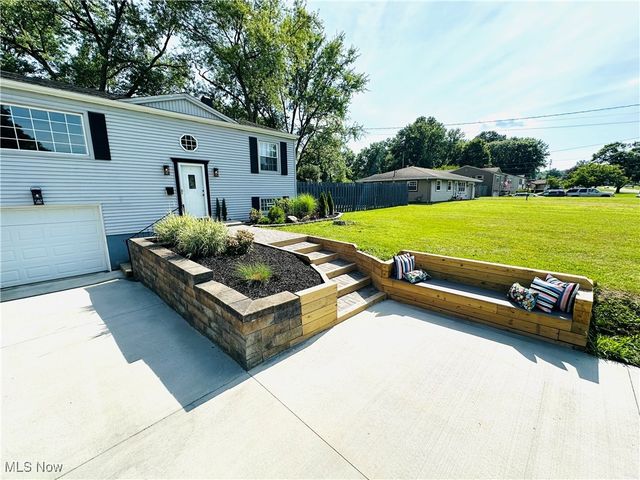 4235 Patricia Avenue, Austintown, OH 44511