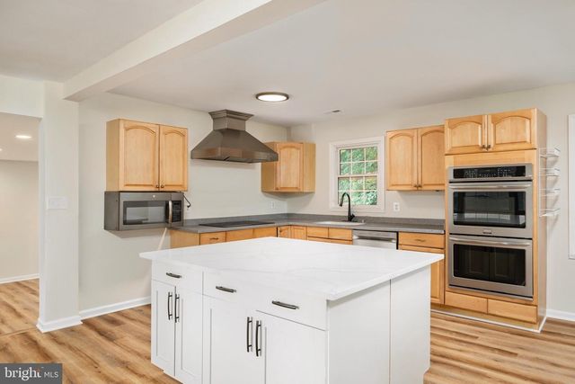 569 TRIPLE J ROAD, Berryville, VA 22611