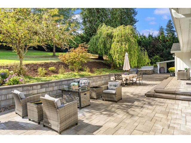 1730 Sw TURNER Rd, West Linn, OR 97068