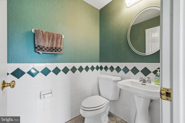 2 TIMOTHY LN, Levittown, PA 19054