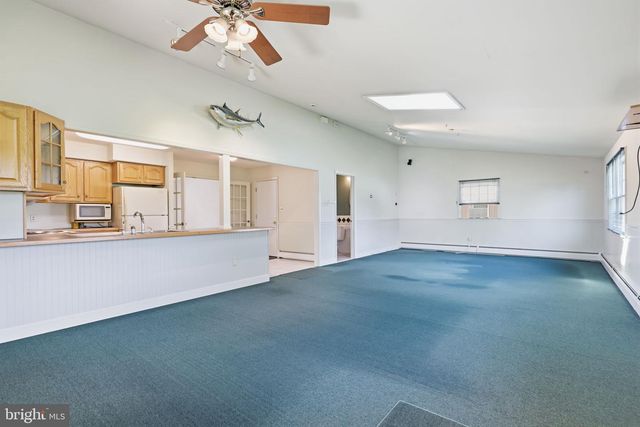 2 TIMOTHY LN, Levittown, PA 19054