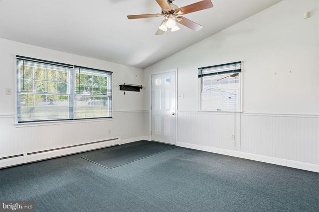 2 TIMOTHY LN, Levittown, PA 19054