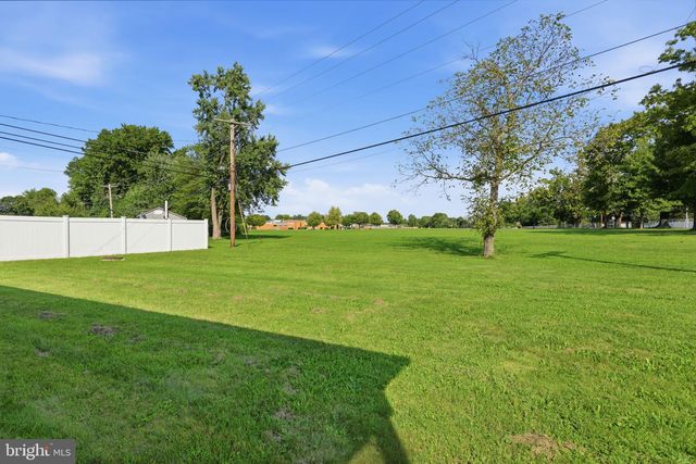 2 TIMOTHY LN, Levittown, PA 19054