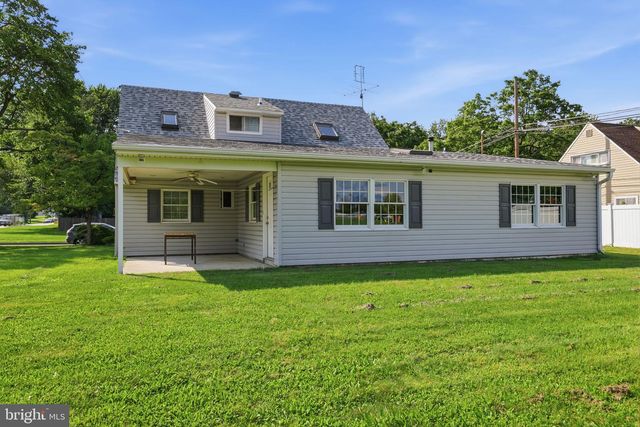 2 TIMOTHY LN, Levittown, PA 19054