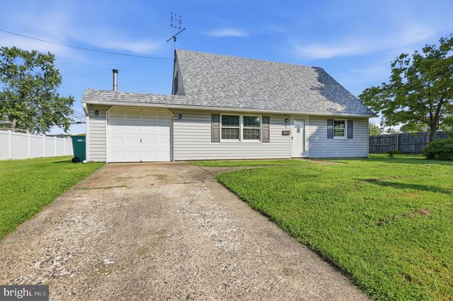 2 TIMOTHY LN, Levittown, PA 19054