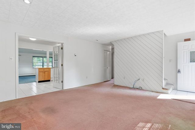 2 TIMOTHY LN, Levittown, PA 19054