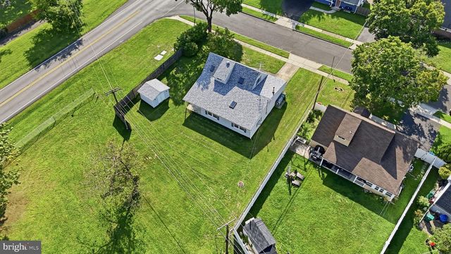 2 TIMOTHY LN, Levittown, PA 19054