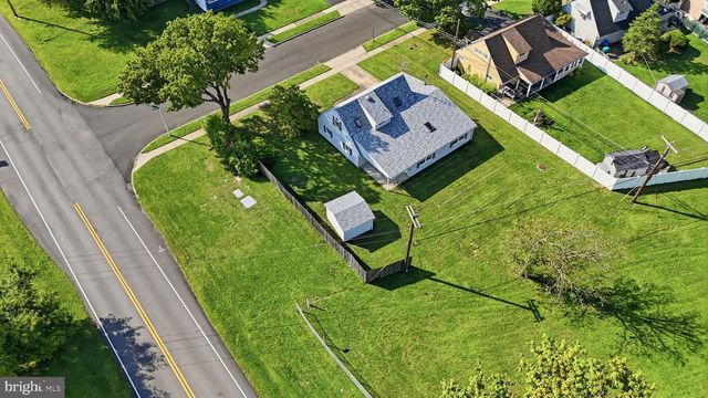 2 TIMOTHY LN, Levittown, PA 19054