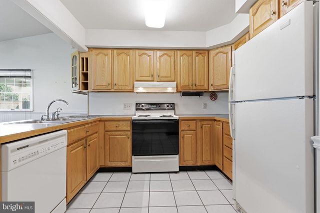 2 TIMOTHY LN, Levittown, PA 19054