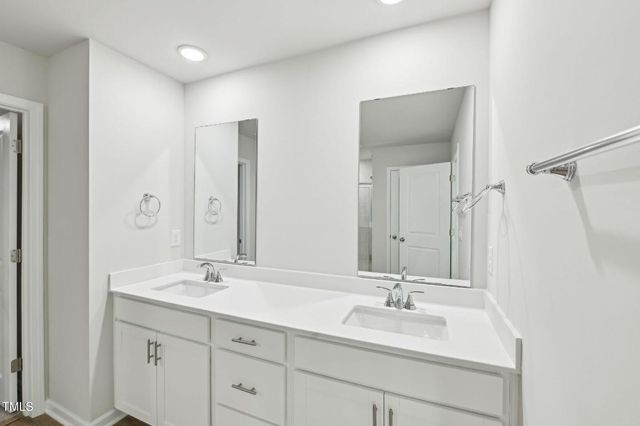 1232 Whitespire Way, Zebulon, NC 27597