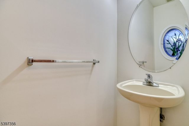 59 La Costa Dr, Clinton Twp., NJ 08801