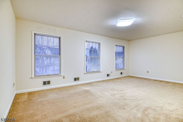 59 La Costa Dr, Clinton Twp., NJ 08801