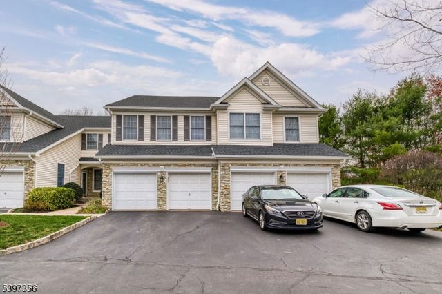 59 La Costa Dr, Clinton Twp., NJ 08801